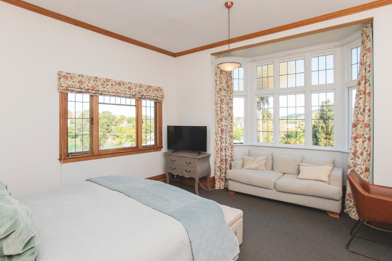 Cedar House Bed and Breakfast Gisborne Exteriör bild