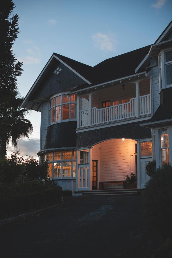 Cedar House Bed and Breakfast Gisborne Exteriör bild