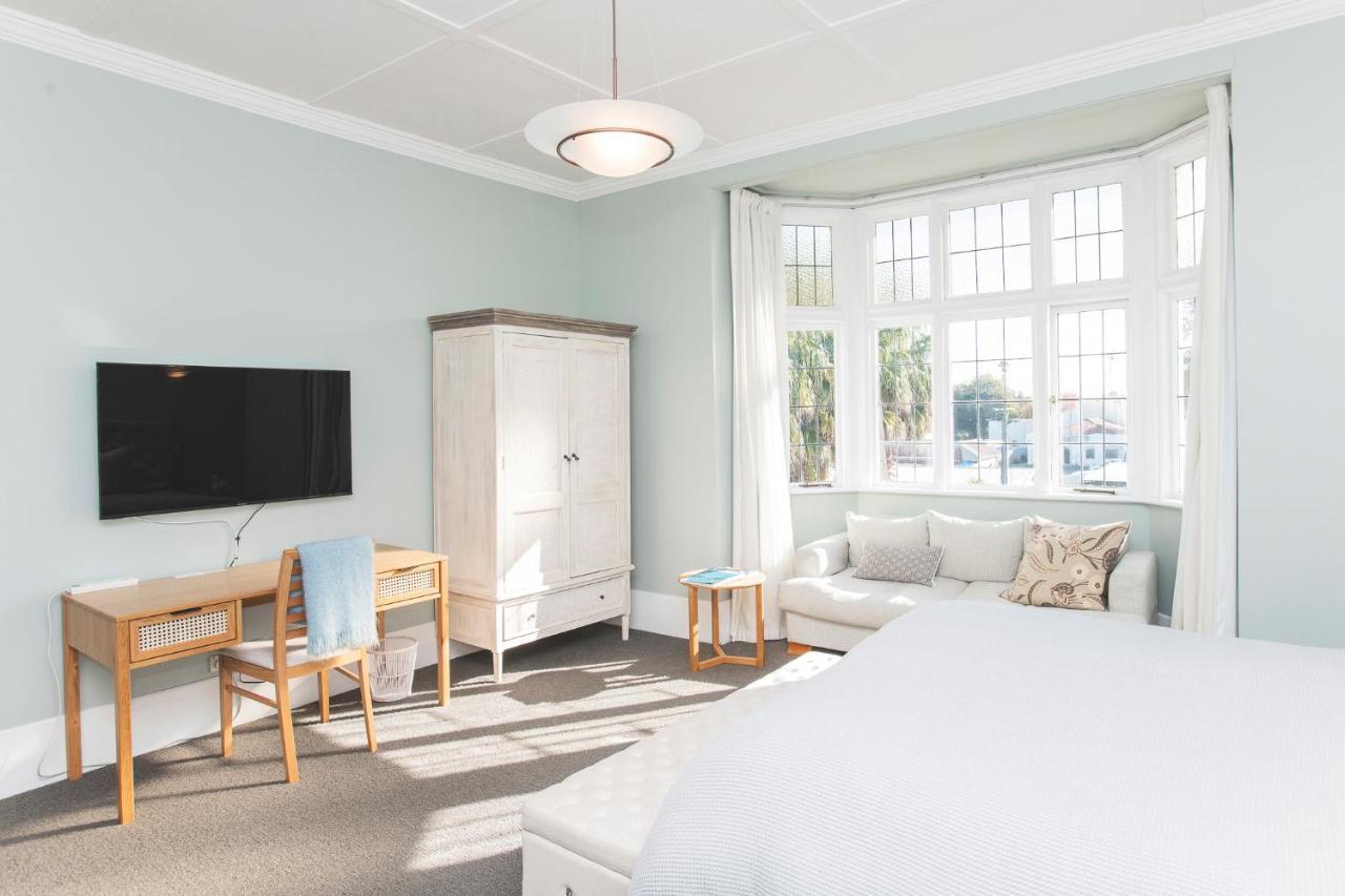 Cedar House Bed and Breakfast Gisborne Exteriör bild