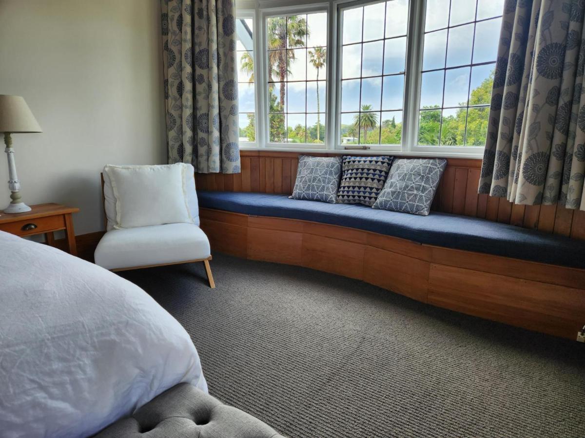 Cedar House Bed and Breakfast Gisborne Exteriör bild