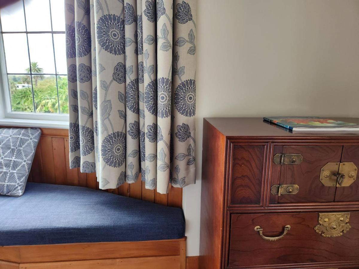 Cedar House Bed and Breakfast Gisborne Exteriör bild