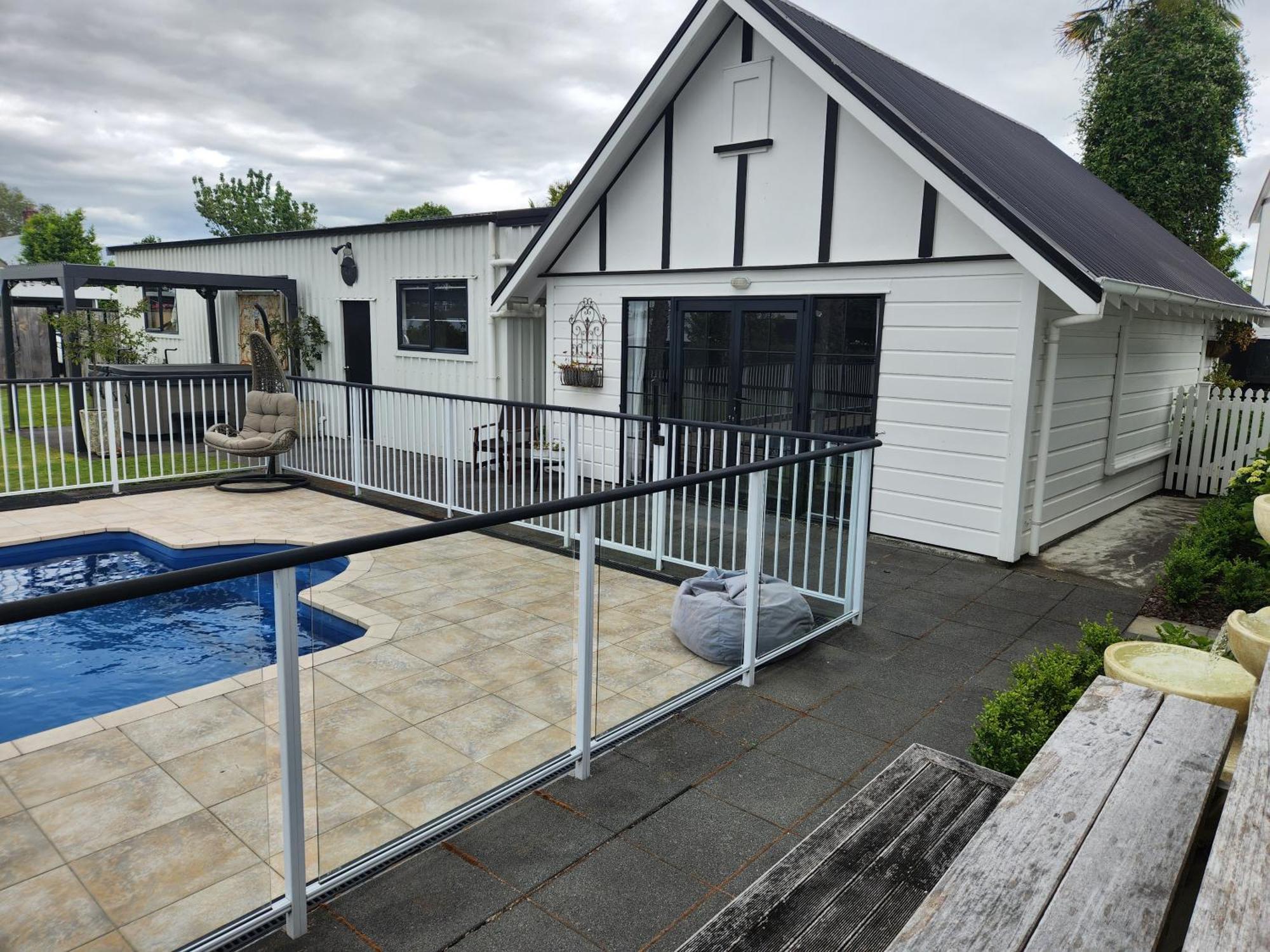 Cedar House Bed and Breakfast Gisborne Exteriör bild